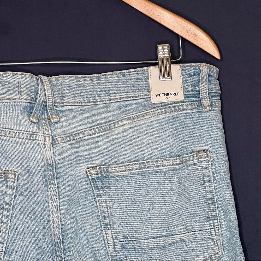 We the Free Light Wash Straight Leg Jeans